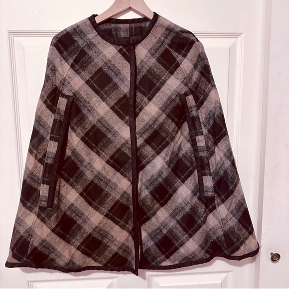 Zara Jackets & Blazers - Zara | Cape | Plaid Cape | Beige, Gray & Black